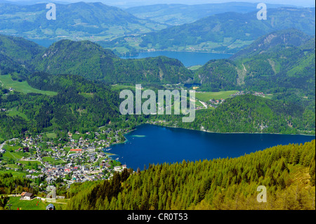 Blick vom Mt. Zwölferhorn, St. Gilgen, Wolfgangsee See und See Mondsee, Salzkammergut Region, Salzburg, Austria, Europe Stockfoto