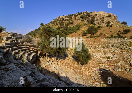 Türkei, Mittelmeer-Region, Lykische Küste, Provinz Mugla, Dalyan, antiken Stadt, Kaunos Theater und Olivenbäumen Stockfoto