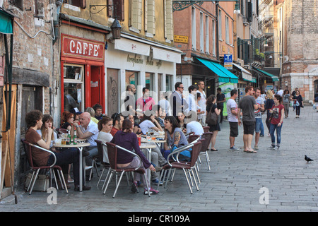 Italienische Café "Caffè Rosso" am Campo Santa Margherita, Venedig, Italien Stockfoto