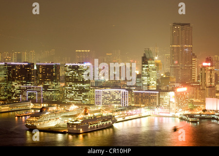 China, Hong Kong, Tsim Sha Tsui, Gateway Blvd, Fähren Hafen Bahnhof Stockfoto