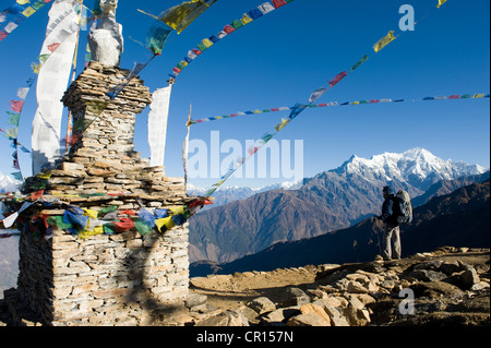 Nepal, Bagmati Zone, Langtang Nationalpark, Panorama vom Lauribinayak (3825 m), der Langtang Lirung (7247m) Stockfoto