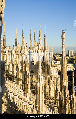 Italien, Lombardei, Mailand, Il Duomo, Türme von der Terrasse aus gesehen Stockfoto