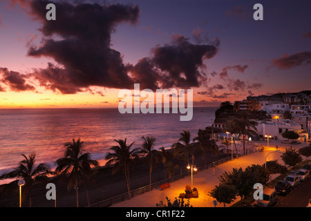 Puerto Naos in der Abenddämmerung, La Palma, Kanarische Inseln, Spanien, Europa Stockfoto