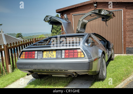 Der DeLorean DMC-12 aus den frühen 1980er Jahren in dem Film berühmt gemacht, "back to the Future". Stockfoto