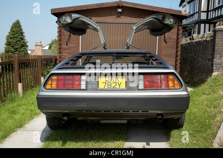 Der DeLorean DMC-12 aus den frühen 1980er Jahren in dem Film berühmt gemacht, "back to the Future". Stockfoto