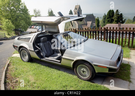 Der DeLorean DMC-12 aus den frühen 1980er Jahren in dem Film berühmt gemacht, "back to the Future". Stockfoto