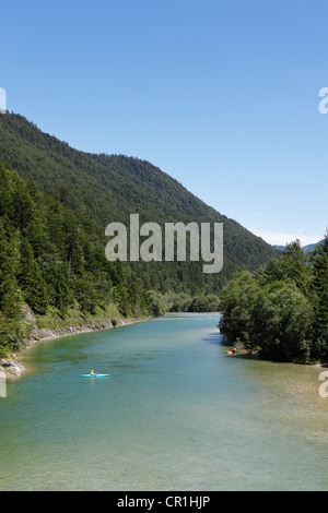 Isar Fluss unterhalb des Damms Sylvensteinspeicher, Gemeinde Lenggries, Isarwinkel Region, Upper Bavaria, Bayern, Deutschland, Europa Stockfoto