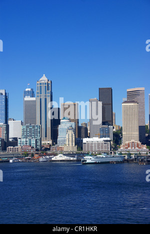Seattle Waterfront Skyline, Puget Sound, Pazifischer Nordwesten Stockfoto