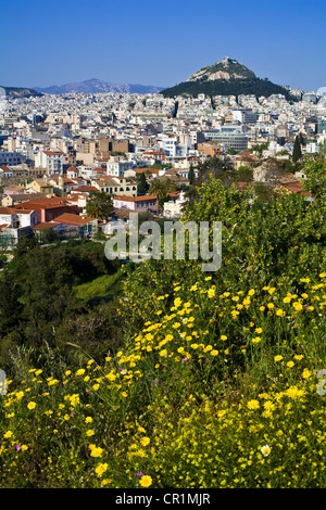 Griechenland, Attika, Athen, Überblick über die Stadt mit Mount Lycabettus aus dem Areopag oder Areios Pagos (Gericht der alten Stockfoto
