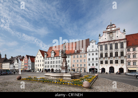 Marie Fountain, Rathaus, Hauptplatz, Landsberg am Lech, Oberbayern, Bayern, Deutschland, Europa Stockfoto