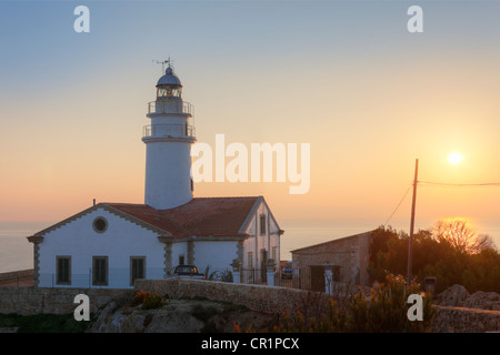 Leuchtturm am Cabo de Capdepera in der Nähe von Cala Ratjada, Cala Ratjada, Mallorca, Balearen, Spanien, Europa Stockfoto