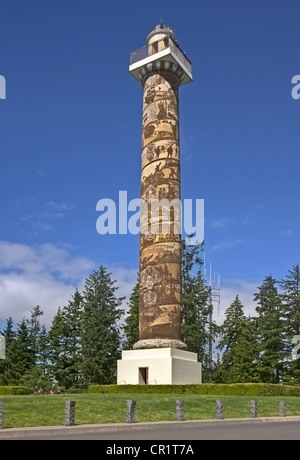 Baudenkmal in Astoria Oregon, bekannt als der Spalte "Astoria", die amerikanischen Ureinwohner Leben darstellen. Stockfoto