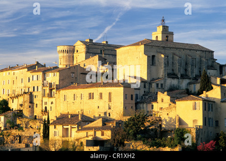 Frankreich, Vaucluse, Lubéron, thront Dorf von Gordes, Les Plus Beaux Dörfer de France (The Most Beautiful Dörfer gekennzeichnet Stockfoto