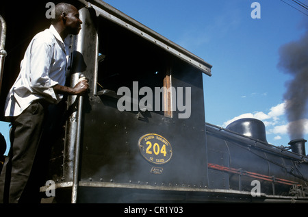 Simbabwe, Provinz Matabeleland, Victoriafälle, Dampflok am Bahnhof Victoria Falls Stockfoto