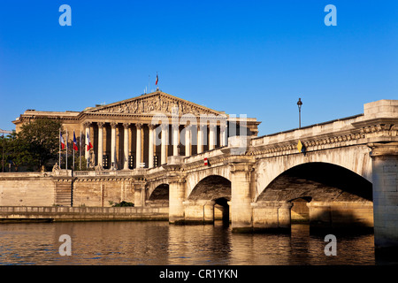 Frankreich, Paris, Palais Bourbon, Sitz der Nationalversammlung Nationale (Nationalversammlung) und Pont De La Concorde Stockfoto