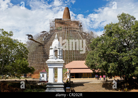 Abhayagiri Dagoba im Umbau, Anuradhapura, Sri Lanka Stockfoto