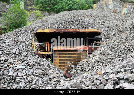 LKW in Panguna Copper Mine, wurde 1989 durch Sabotage durch die Bougainville Revolutionary Army geschlossen. Papua-Neu-Guinea Stockfoto