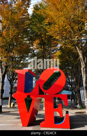 Installation von Robert Indiana, Tokyo Shinjuku-Ku, Japan JP LOVE Stockfoto