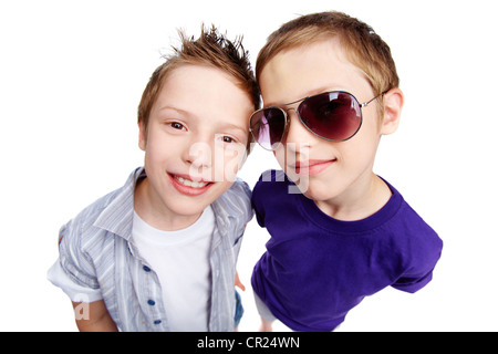 Close-up Portrait von coolen Jungs, die auf weißen Hintergrund isoliert Stockfoto