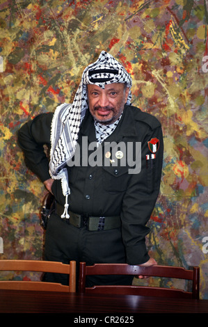 Tunis, Tunesien - April 1991--Palästinenserführer Jassir Arafat in seinem Büro in Tunis. Stockfoto