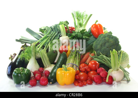 Bunter Mix aus vielen verschiedenen frischen Gemüse Stockfoto