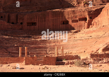 DAS AMPHITHEATER, PETRA, JORDANIEN, NAHER OSTEN Stockfoto