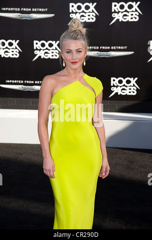 Julianne Hough kommt bei der Premiere von Warner Bros Pictures "Rock of Ages" bei Graumans Chinese Theatre am 8. Juni 2012 Stockfoto