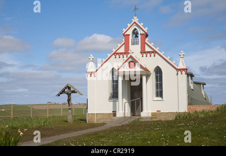 Lamb Holm Orkneyinseln Osten Festland UK Italian Chapel von Weltkrieg 11 Kriegsgefangene gebaut Stockfoto