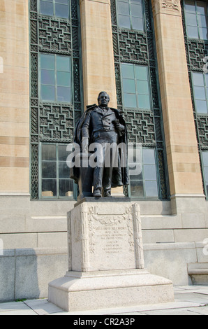New York, Buffalo, Rathaus. Art-déco-Gebäude im Jahr 1931 abgeschlossen von dietel, Wade & Jones. Statue von Millard Fillmore. Stockfoto