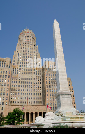 New York, Buffalo, Rathaus. historischen Art Deco Gebäude mit dem Mckinley Monument, 96 Meter hohe Obelisk bei Niagara Square. Stockfoto