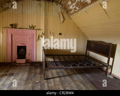 Schlafzimmer in verlassenen Croft House, Isle of Lewis, Schottland Stockfoto