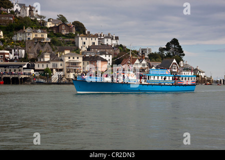 Luxus-Yachten und Motoryachten auf dem River Dart am Dartmouth eine Flottille von Booten, die Diamant-Jubiläum zu feiern Stockfoto