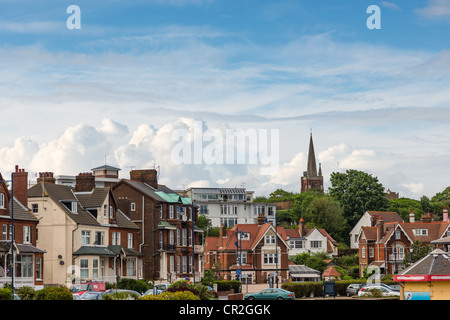 Felixstowe Skyline vom Strand gesehen. Suffolk, England. Stockfoto