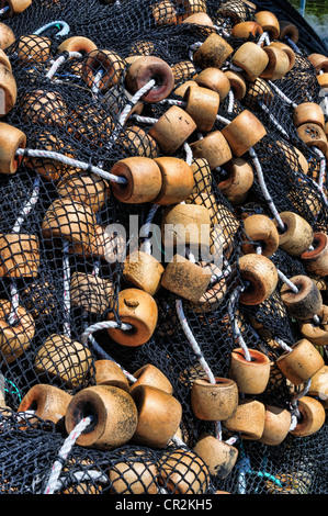 Haufen von Fischernetzen und schwimmt auf einer Florida-dock Stockfoto