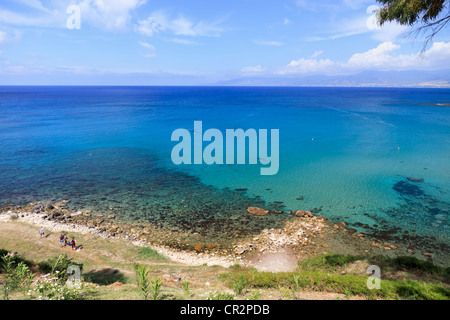 Küste von Zypern in der Nähe von Polis und Aphrodites Bad Stockfoto