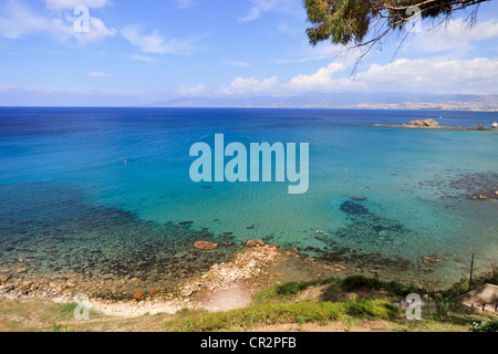 Küste von Zypern in der Nähe von Polis und Aphrodites Bad Stockfoto