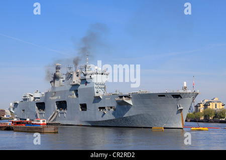 HMS Ocean vor Anker in der Nähe von Greenwich an den Tagen vor der Diamant-Jubiläumsfeier Stockfoto