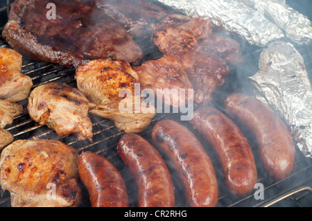 Fleisch auf grill Stockfoto