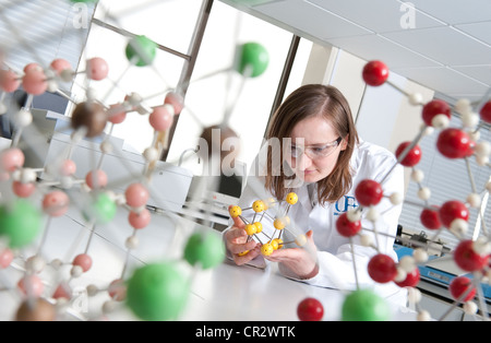 weibliche Labortechniker im Labor Stockfoto