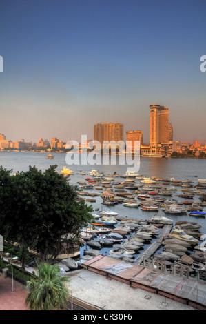 Eine zentrale Cairo Panorama Blick Osten und Norden über den Nil bei Sonnenuntergang. Stockfoto