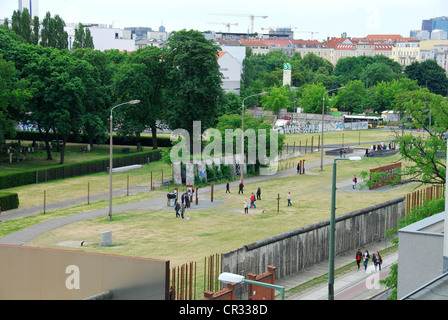 BERLIN, DEUTSCHLAND. Teil der Gedenkstätte Berliner Mauer an der Bernauerstrasse. 2012. Stockfoto