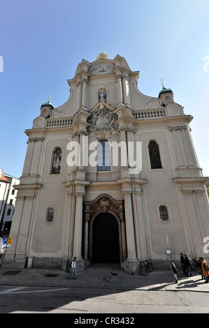 Außenansicht, Heilig-Geist-Kirche-Kirche am Viktualienmarkt-Platz, München, Bayern, Deutschland, Europa Stockfoto