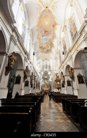 Innenansicht, Mitte Kirchenschiff, Peterskirche, St.-Petri Kirche, München, Bayern, Deutschland, Europa Stockfoto