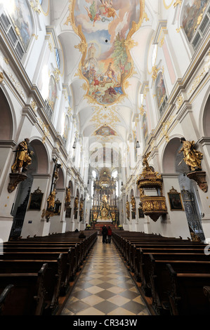 Innenansicht, Mitte Kirchenschiff, Peterskirche, St.-Petri Kirche, München, Bayern, Deutschland, Europa Stockfoto