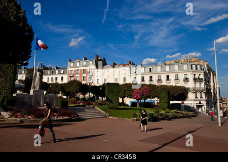 Frankreich, Val-de-Marne, Nogent Sur Marne, Rathausplatz Stockfoto