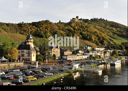 Blick über die Mosel nach Bernkastel, Bernkastel-Kues, Rheinland-Pfalz, Deutschland, Europa Stockfoto