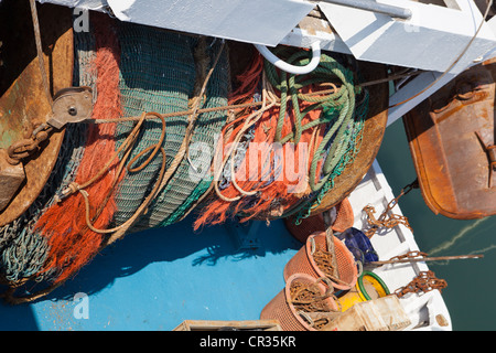 Fischernetze auf Trawler. Arbroath Hafen Schottland, Vereinigtes Königreich Stockfoto