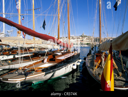 Kulturhauptstadt Europas 2013, Vieux Port (Alter Hafen) während Les Voiles du Vieux Port, Marseille, Bouches-du-Rhône, Frankreich Stockfoto