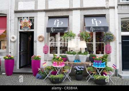 Attraktive Shops in historischen Stadt Maastricht in den Niederlanden Stockfoto