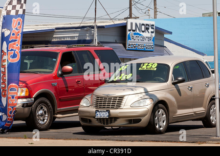 Gebrauchtwagen Parkplatz - Kalifornien USA Stockfoto